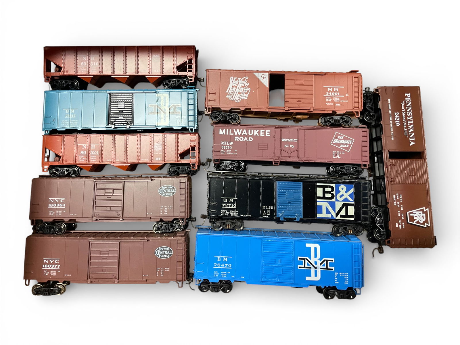 30pc Assorted HO Freight Cars (1 of 3)