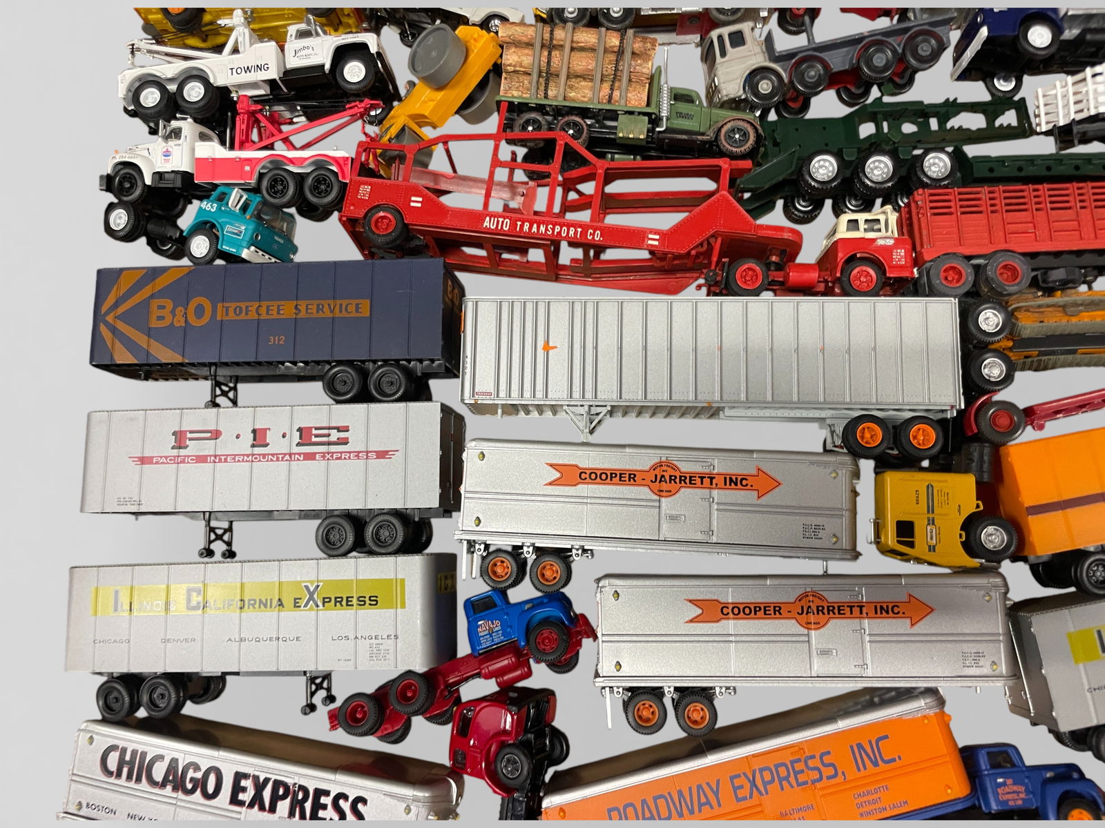 50+ HO Layout Vehicles - 5