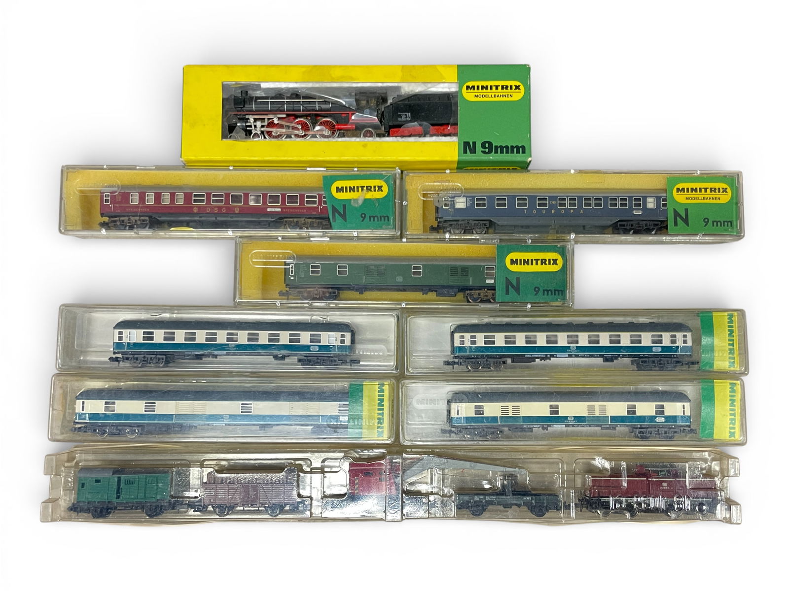 9pc MiniTrix Trains Group (1 of 5)
