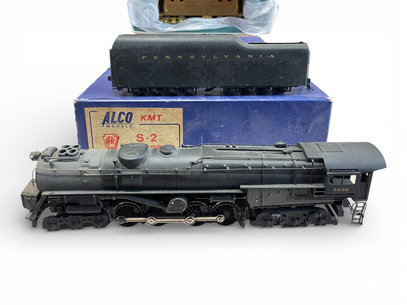 ALCO Brass HO S2 Turbine & Caboose (1 of 6)