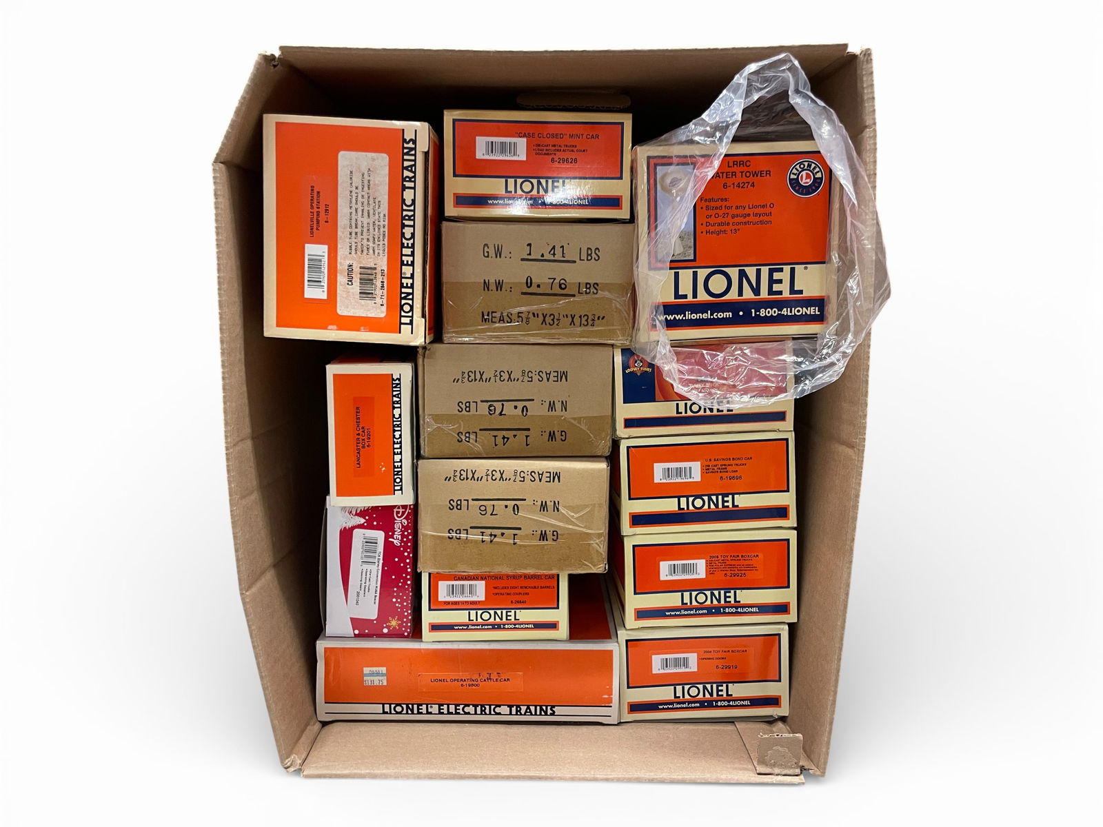 14 Lionel Freights & Accessories: Includes Three-39261 sealed in shippers, 19800 Cattle Car set; 2001040, 26640. 29919, 29925, 19969, 16755, 29626, 19201, Plus 12912 Oper Pumping Station; 14474 Water Tower. All appear new in boxes. Sh