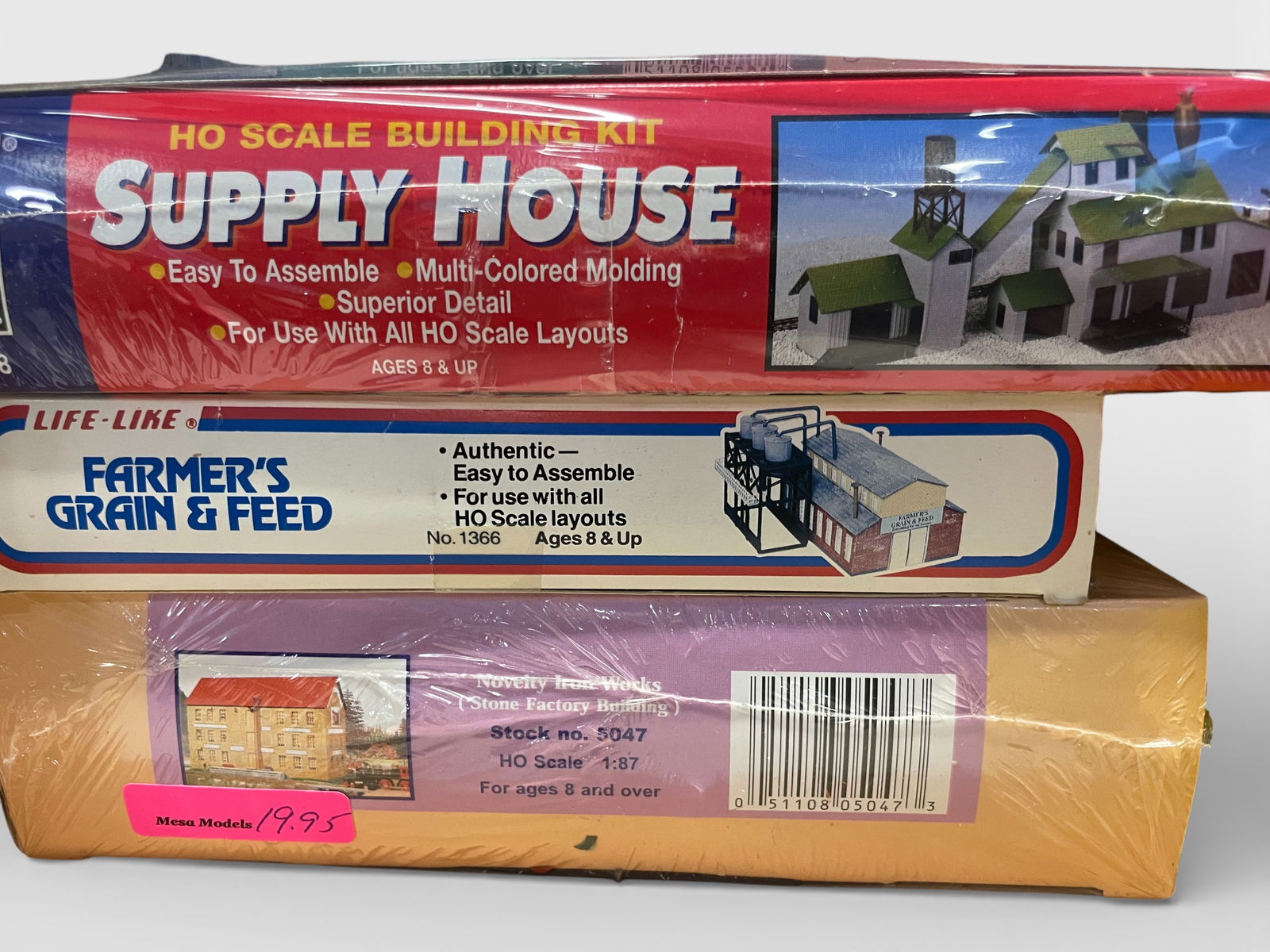 20 Assorted HO Structure Kits - 3