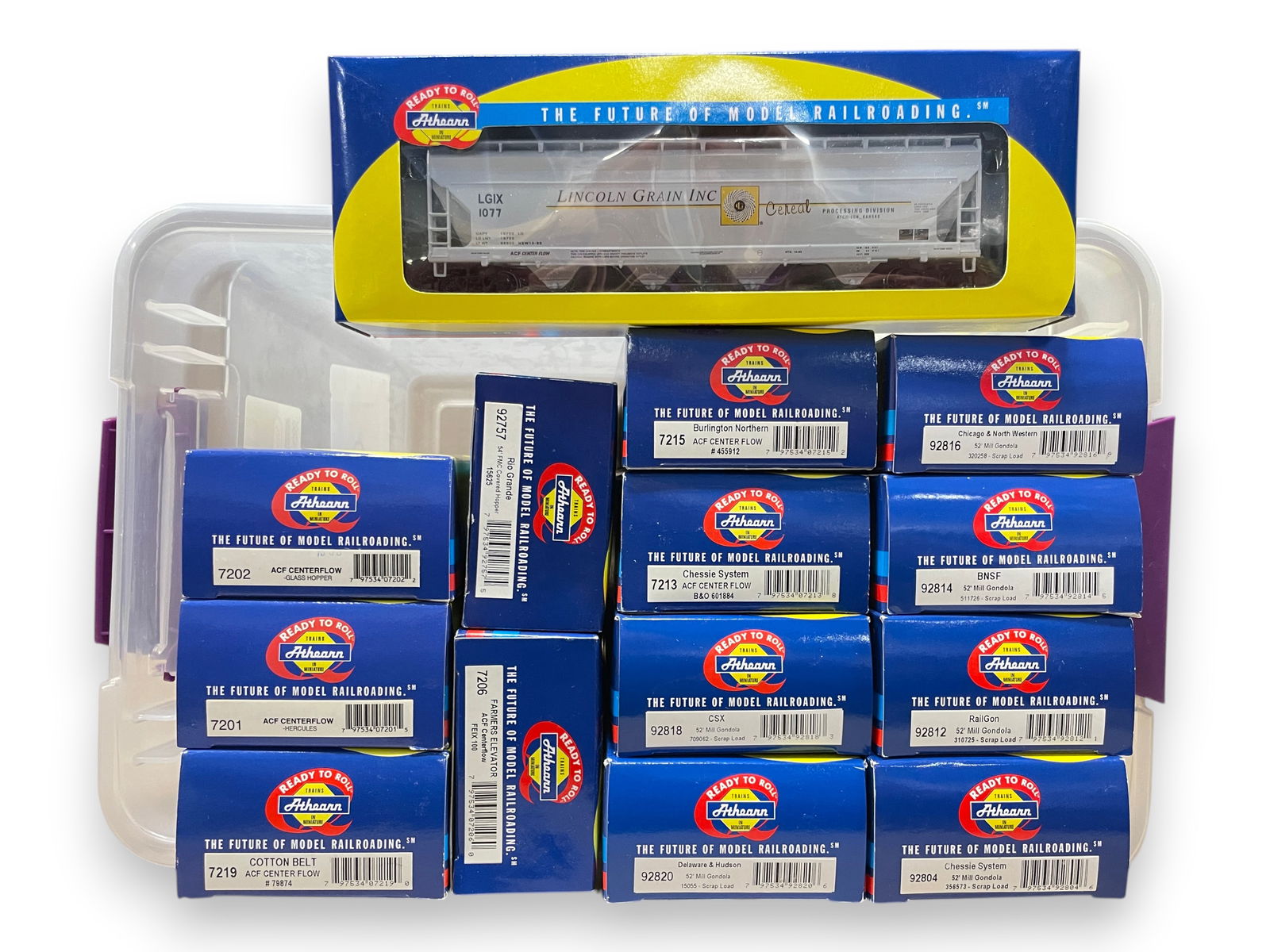 10 Athearn RTR Hopper & Gondolas: HO Gauge. Includes Centerflows- 7219, 7202, 7201, 7223, 7206, 7213 & 7215; 92757 covered. Scrap Gondolas- 92818, 92820, 92816, 92814; 92812 & 92804. All appear new in boxes with Kayde style couplers S