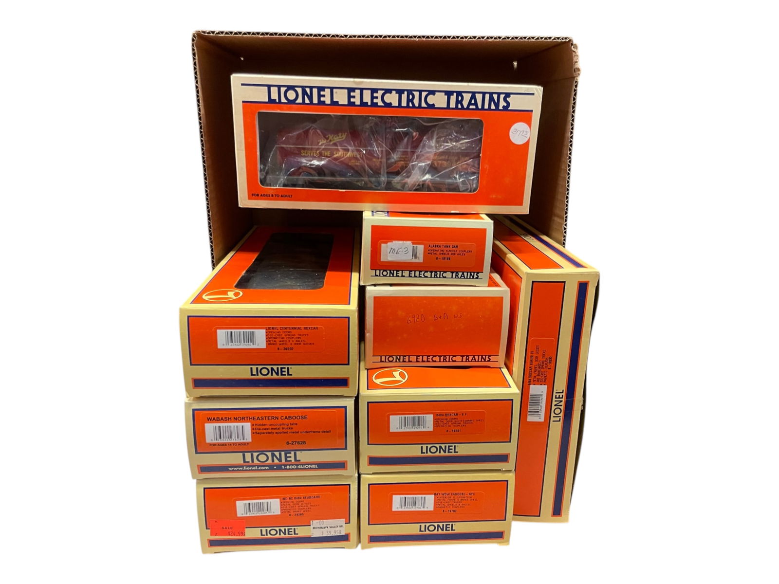 9pc Lionel Freight Cars (1 of 4)