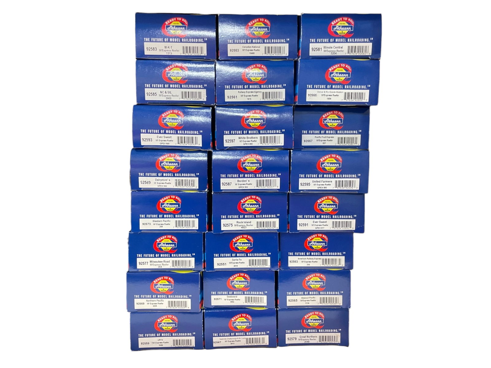 13 Assorted Athearn RTR Passenger Cars: HO Gauge. All streamline designs with SF 7910, 7912, 7913, 7914 & 7915; RI 7923 & 7925; Amtrak 7900, 7902, 7903, 7904 & 7905, plus 9599 Heavyweight observation. All appear new in boxes, equipped with