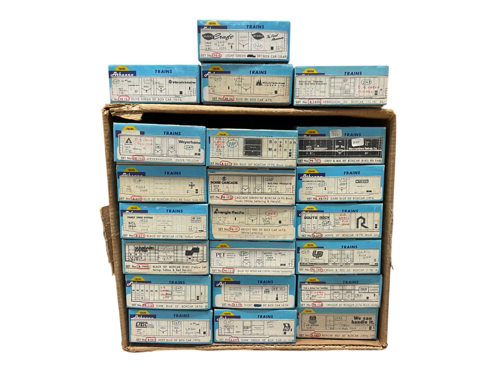 21 Athearn Bev-Bell Freight Car Kits: HO Gauge. Assorted boxcars and reefers mostly all custom decorated through Bev Bell. All appear unbuilt, new in boxes. Shipping: Weiss Auctions offers full-service, in-house shipping for nearly all it