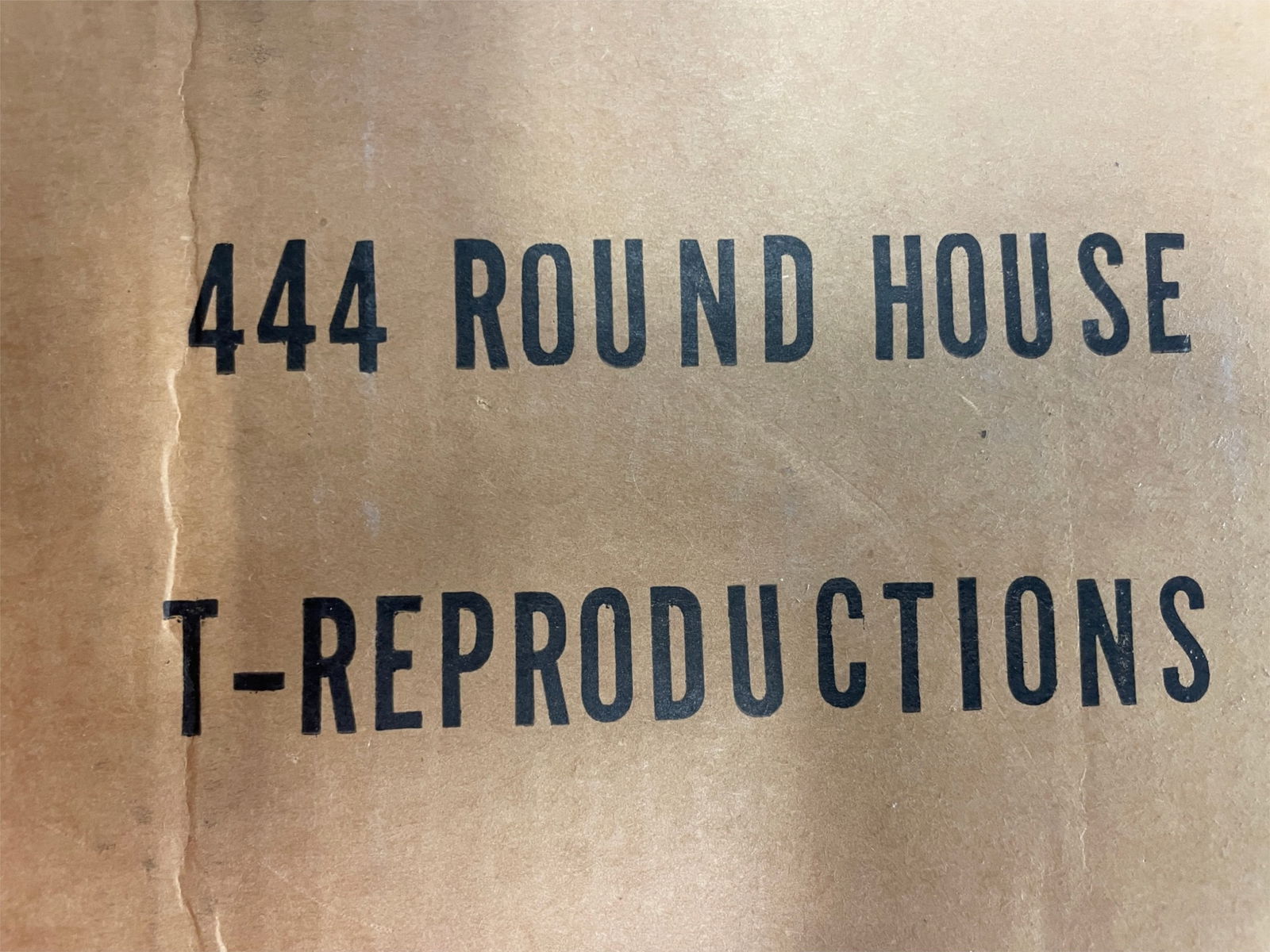 T-Repro 8003 Lionel 444 Round House: Standard Gauge. Nice reproduction of Lionel's 3-stall Round-house. It appears new in opened box and shipper.Shipping: Weiss Auctions offers full-service, in-house shipping for nearly all items in