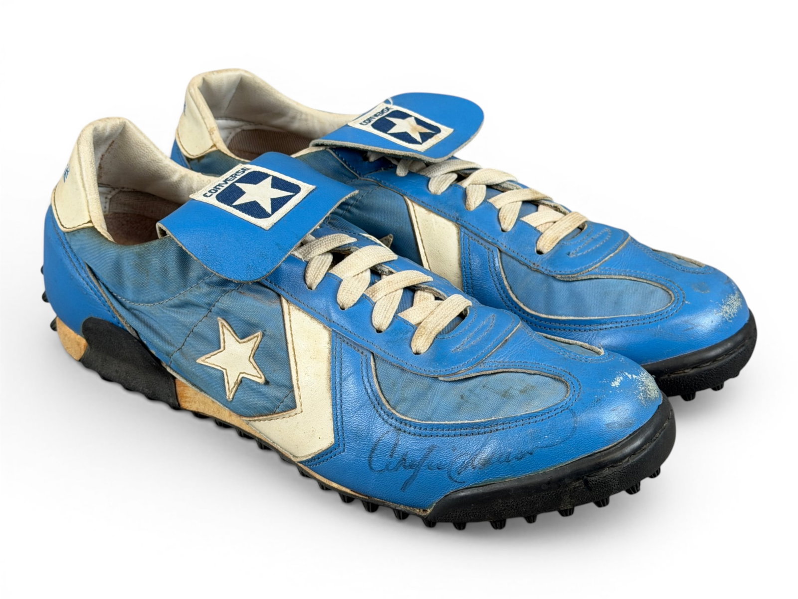 Andre Dawson Game Worn Signed Converse Cleats: Pair of light blue Converse baseball cleats game worn by Andre Dawson. Both cleats signed in black marker. Size 11. Dawson was the 1987 National League MVP and an 8-time All-Star who finished with 438