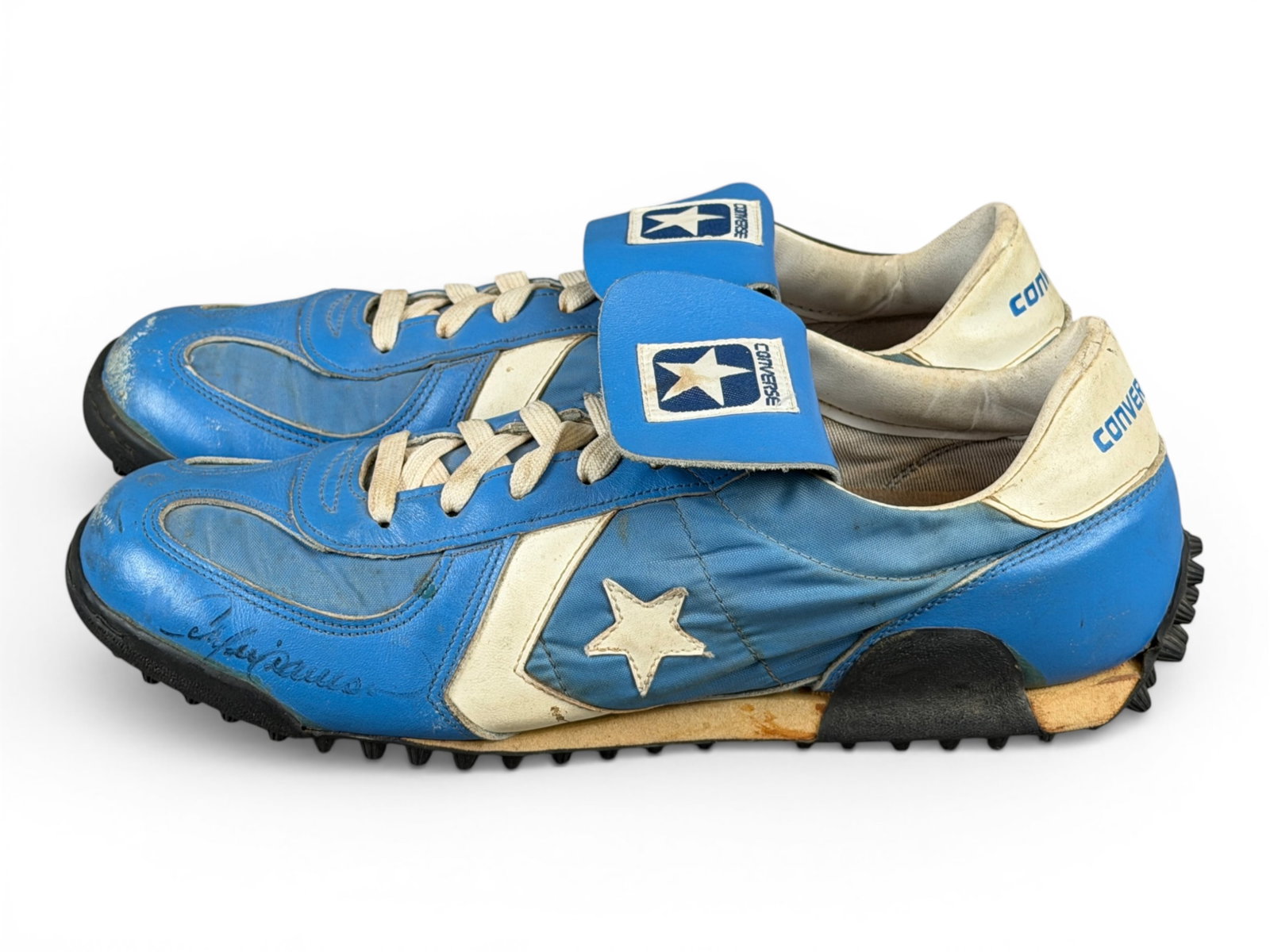 Andre Dawson Game Worn Signed Converse Cleats - 4