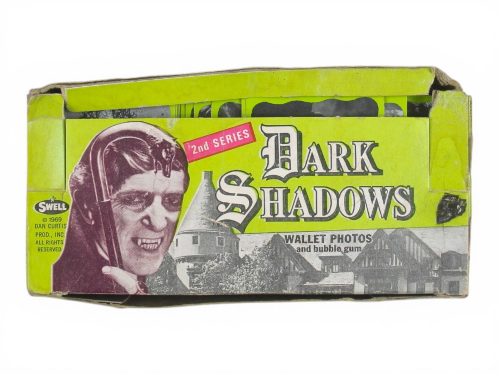 1969 Dark Shadows Swell 2nd Series Box: 1969 Dark Shadows Swell 2nd Series wax box with cards (no packs). Includes approximately 200 cards with many duplicates. Wax box has separated top and wear to the flaps. Ungraded. See images for condi