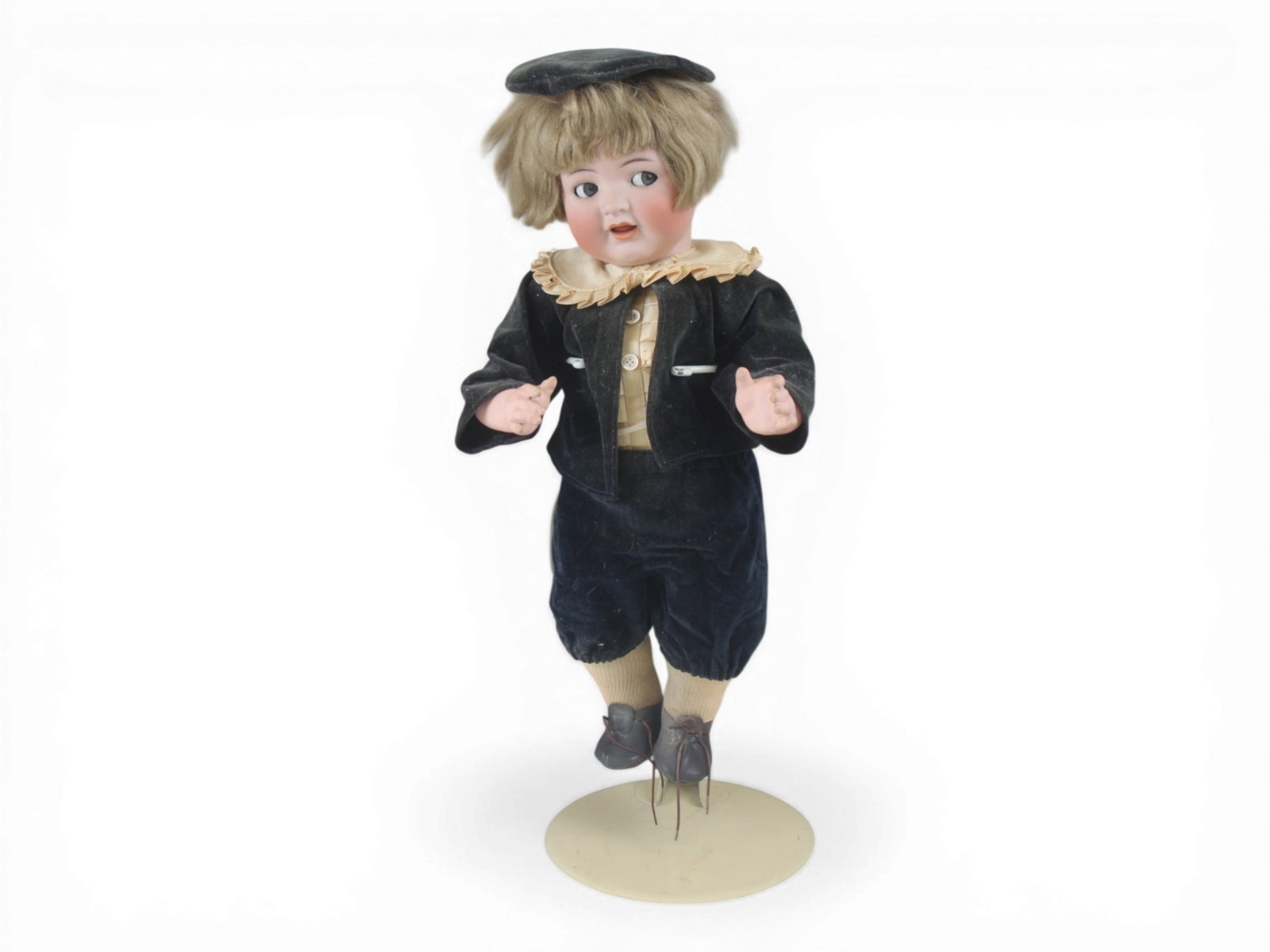 K&R / S&H 120 Flirty Character Doll: 20 inch Kammer & Reinhardt / Simon & Halbig bisque socket head with flirty eyes on toddler body. Circa 1920s. Shipping: Weiss Auctions offers full-service, in-house shipping for nearly all items in th