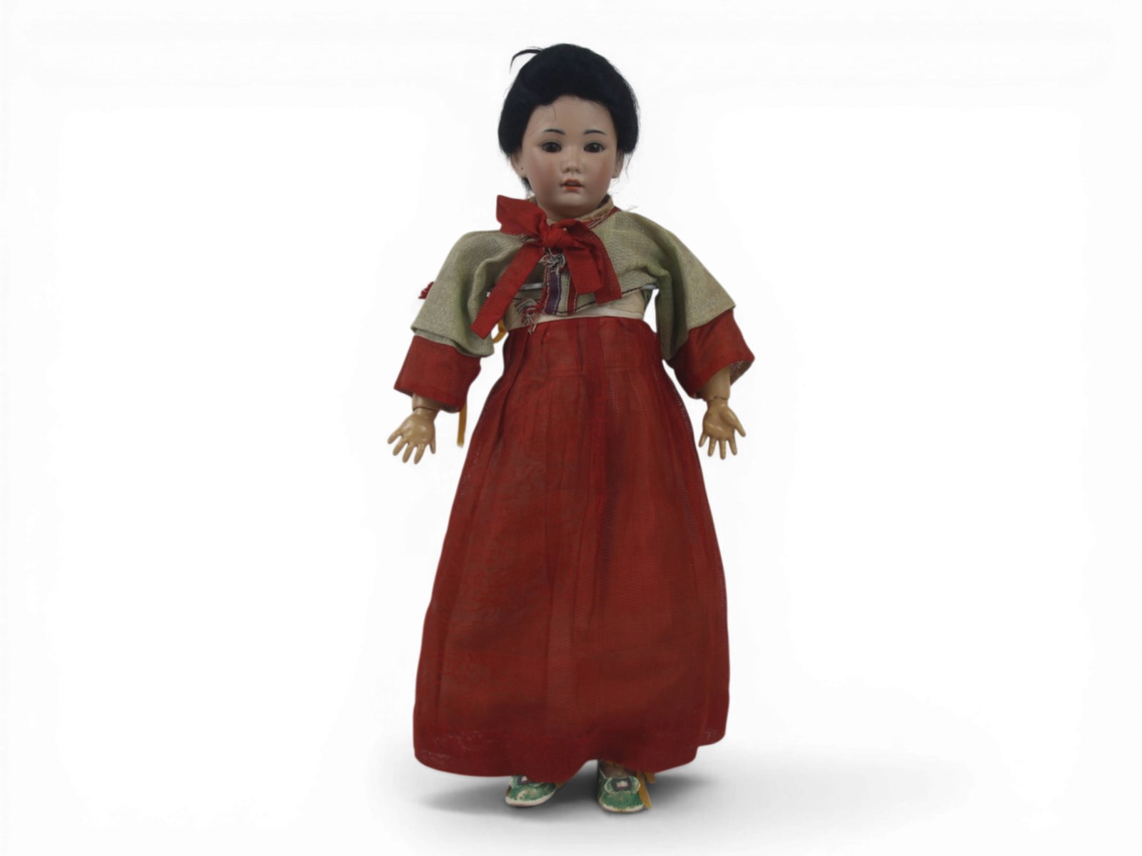 S&H 1329 Bisque Doll in Chinese Costume: 18 inch Simon and Halbig 1329 bisque socket head on fully jointed composition and wood body in Chinese costume with original wig. Circa 1900. Shipping: Weiss Auctions offers full-service, in-house