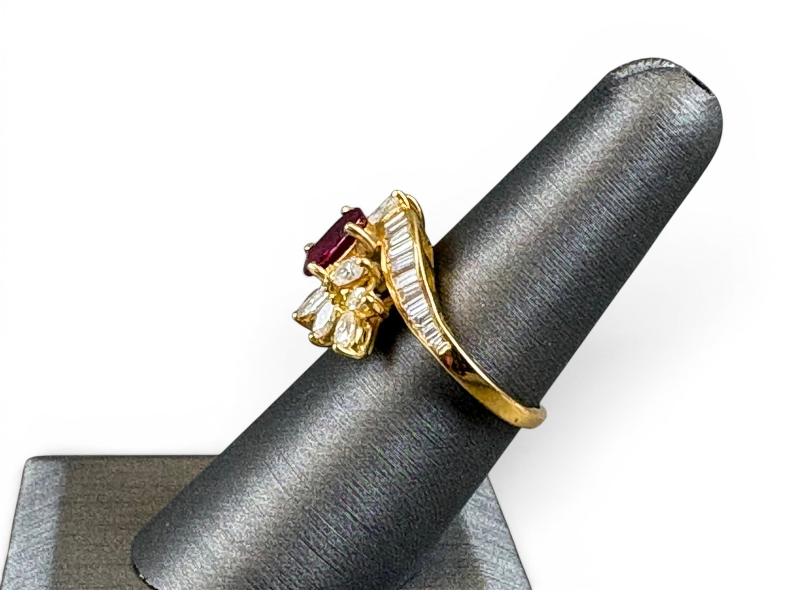 18K Gold Ruby & Diamond Ring - 3