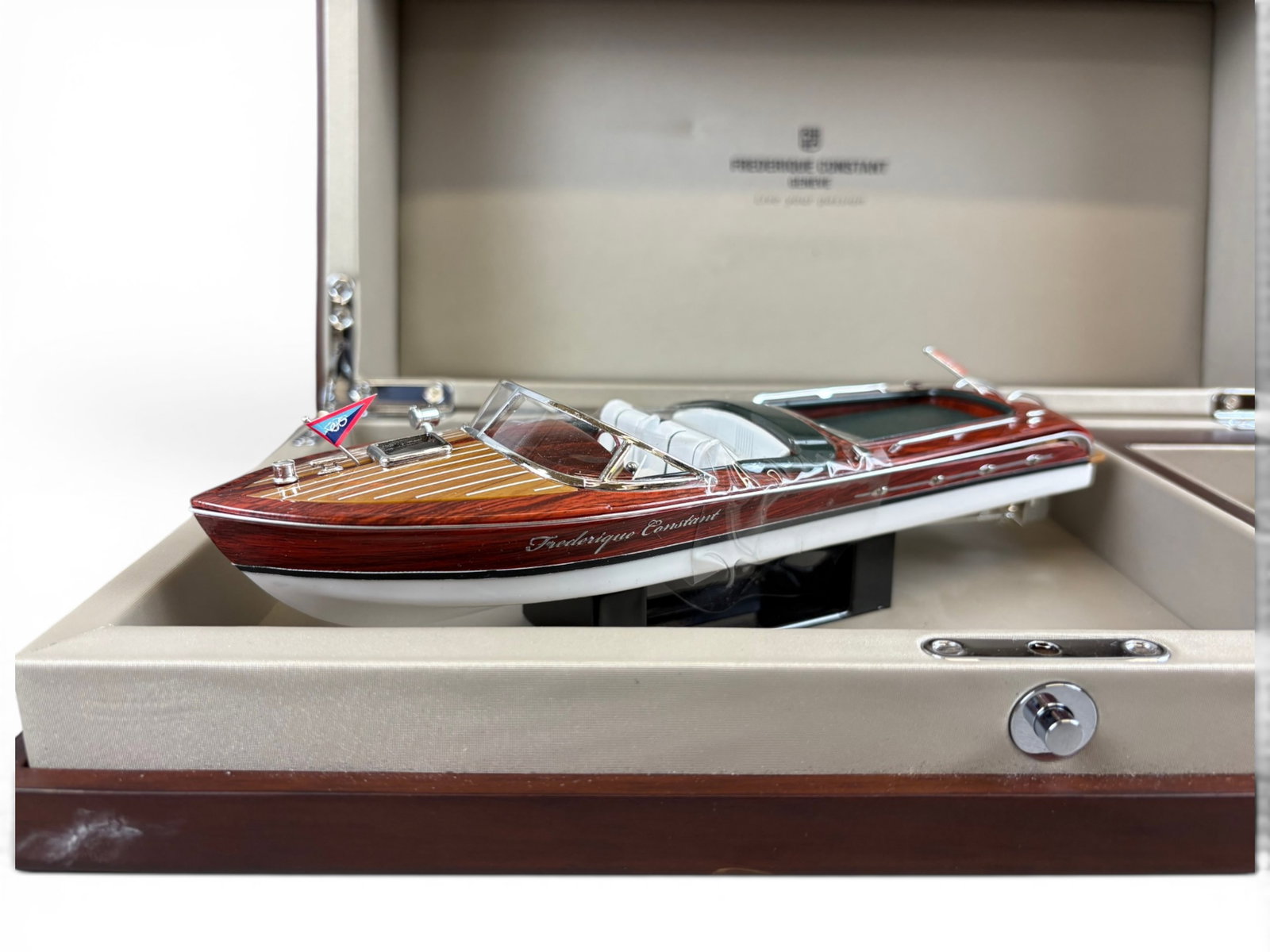 Watch. Frederique Constant Runabout - 6