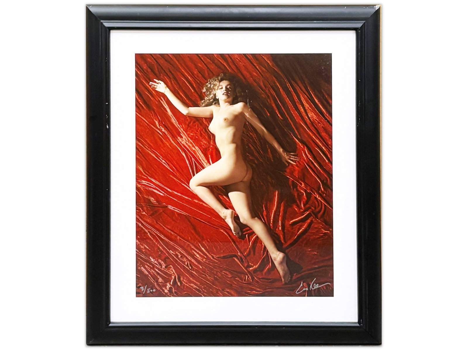 Marilyn Monroe Photo, Remastered Red Velvet: A photograph of Marilyn Monroe from the 1949 Red Velvet session with Tom Kelley, pose #5. The limited edition print is part of the ?Remastered Red Velvet Collection? issued by the Estate of Tom Kelley