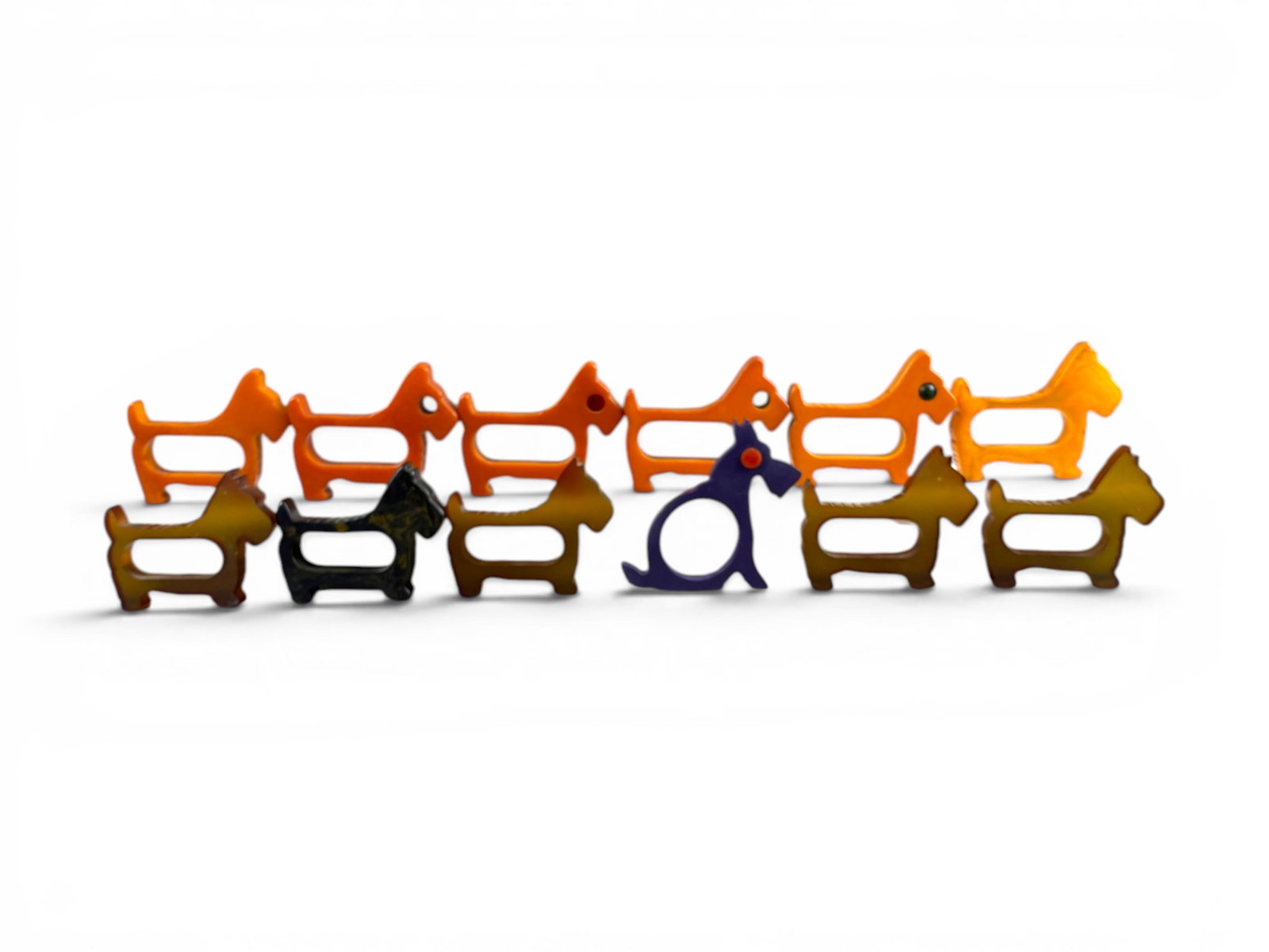 (12) Bakelite Dog Napkin Rings (1 of 7)