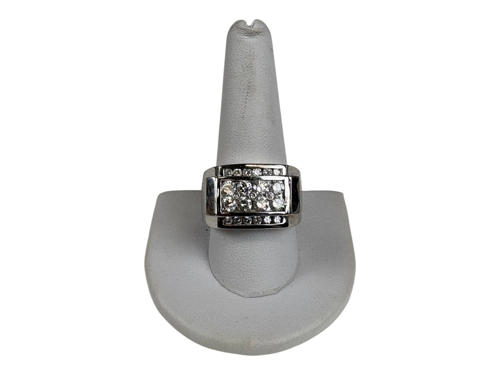 Men's 14K White Gold Diamond Ring: Men's 14K white gold natural diamond ring set with (23) round brilliant cut diamonds with an estimated total diamond weight of 1.50 ctw, H-I color and SI1-I1 clarity. U.S. ring size 10.5. Total weight
