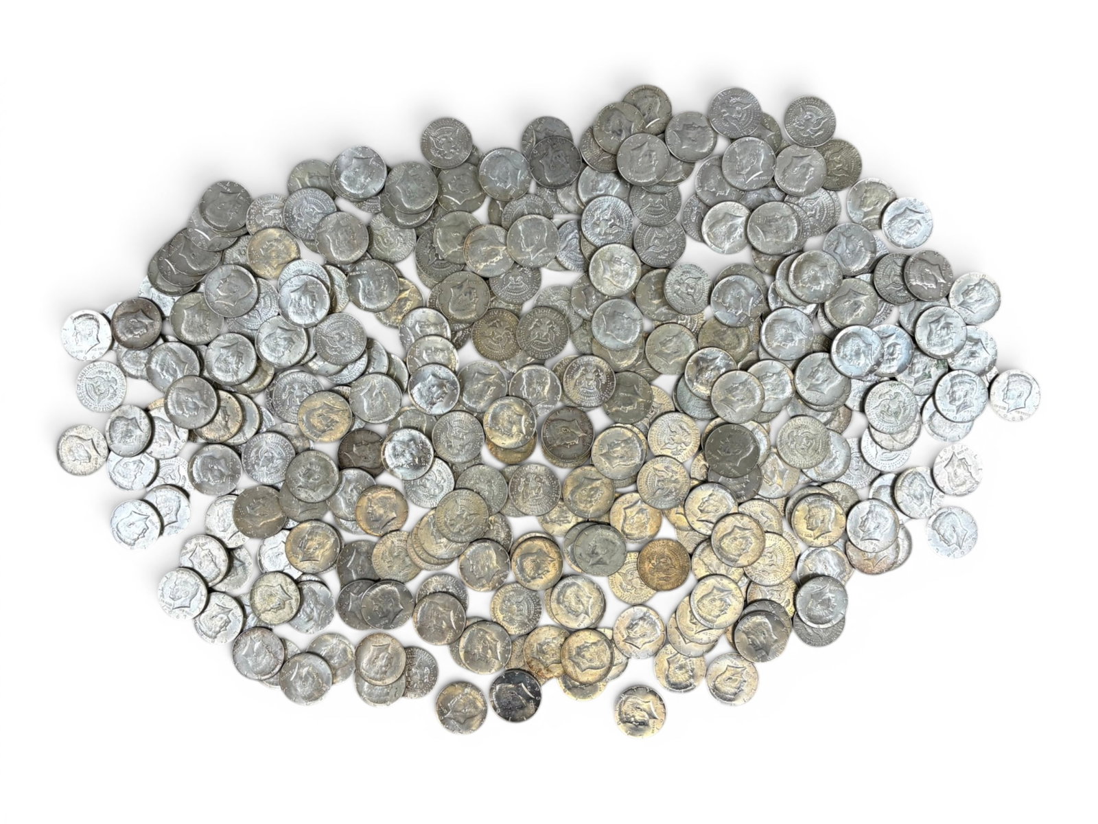 (336) 1965-1970 Kennedy Half Dollars: Approximately 336 Kennedy Half Dollar coins dated 1965 through 1970, 40% silver. Mixed conditions. Shipping: Weiss Auctions offers full-service, in-house shipping for nearly all items in this auction.