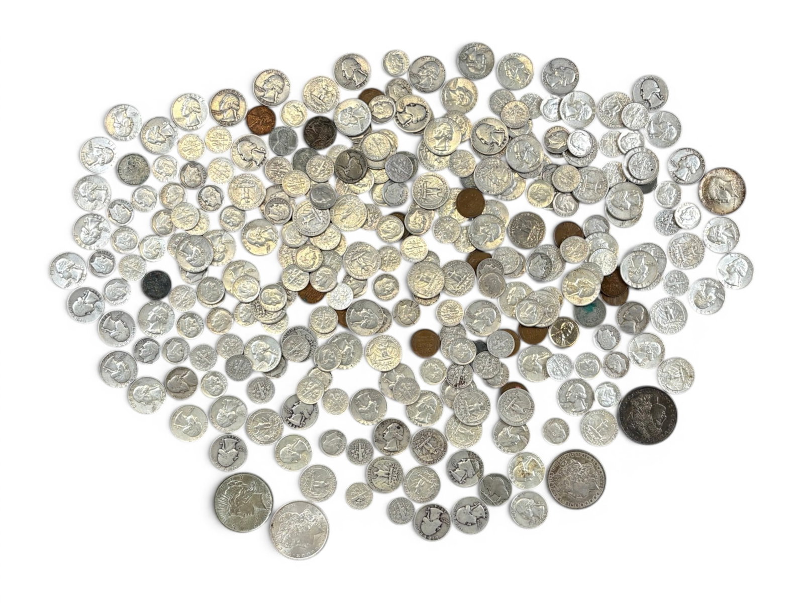 Collection of 90% Silver Quarters: Collection of 227 90% Silver Quarters including Standing Liberty and Washington. Mixed condition. See images. Shipping: Weiss Auctions offers full-service, in-house shipping for nearly all items in