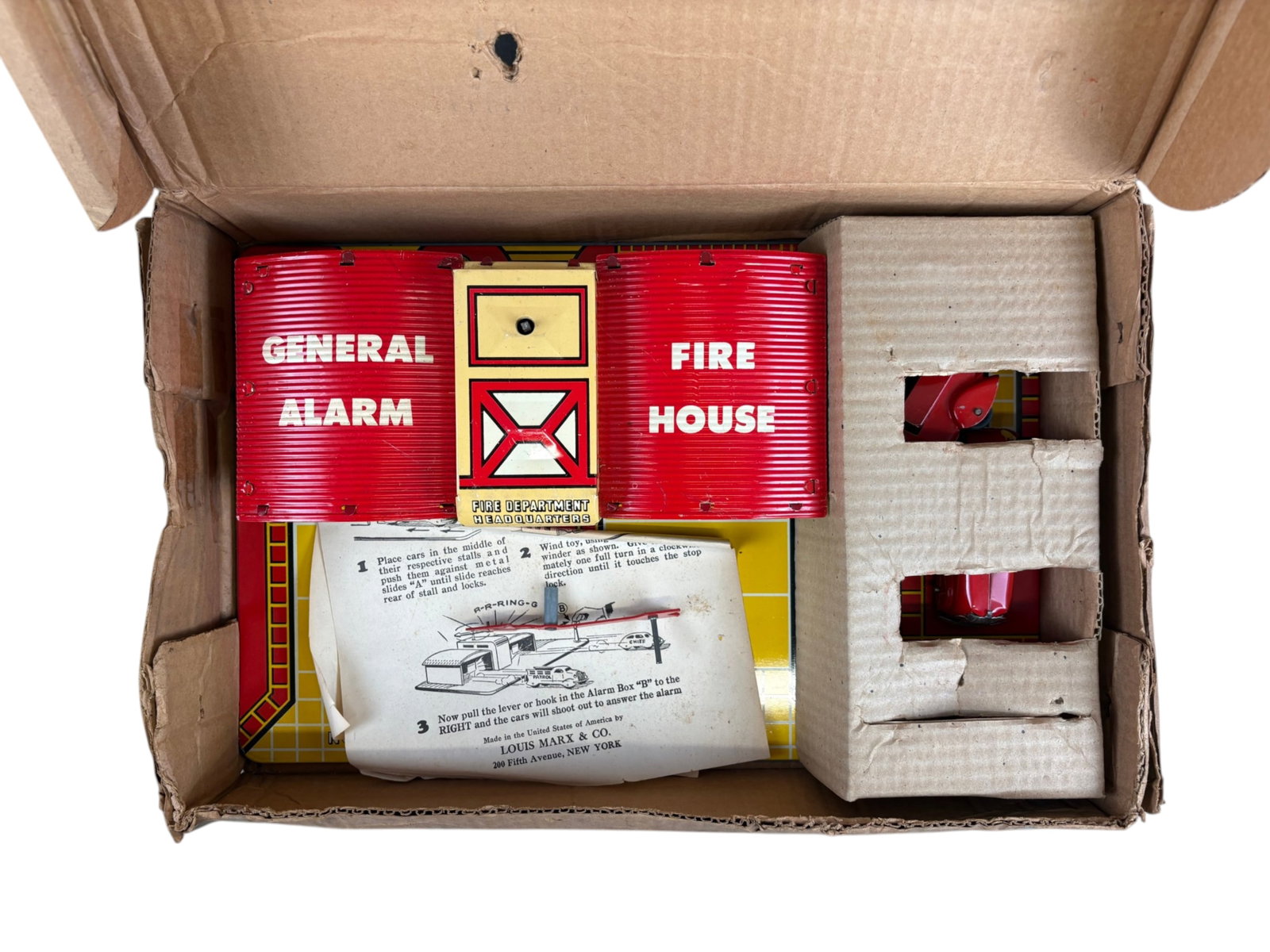 Marx Tin Litho General Alarm Fire House w/ Box (1 of 14)