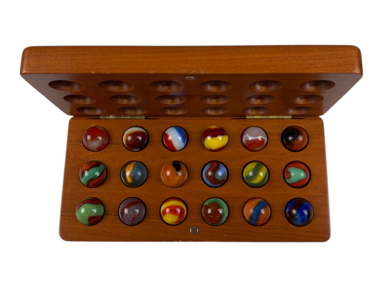 18 Vintage Akro Agate Marbles: Nice in assorted colors, some unusual. all about 11/16 Inches. All in great shape with modern wood box. Shipping: Weiss Auctions offers full-service, in-house shipping for nearly all items in this