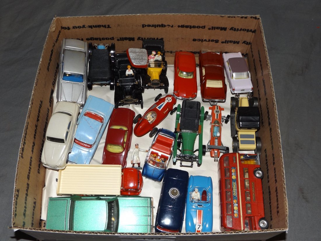 Die Cast Corgi Car Lot. (1 of 3)