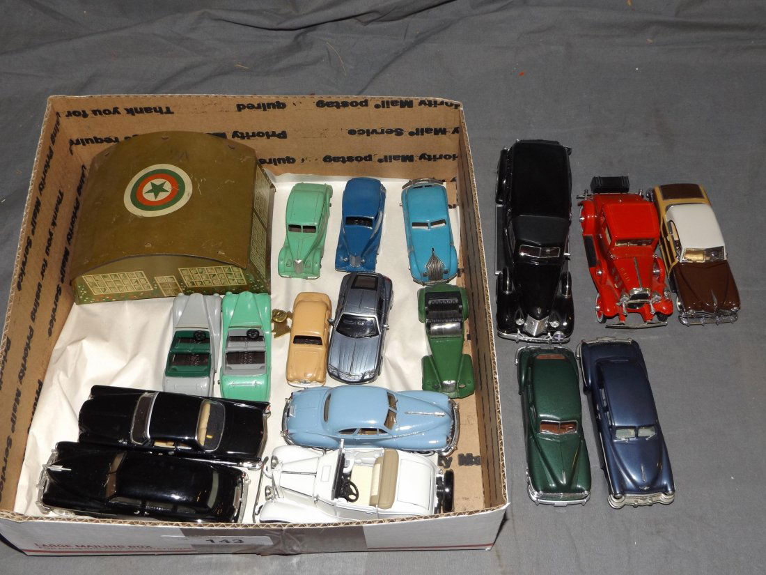 Die Cast Car Lot. (1 of 3)