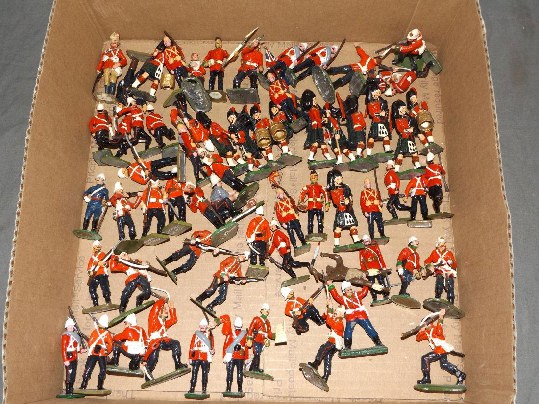 Tray lot of Modern Toy Soldiers. (1 of 3)