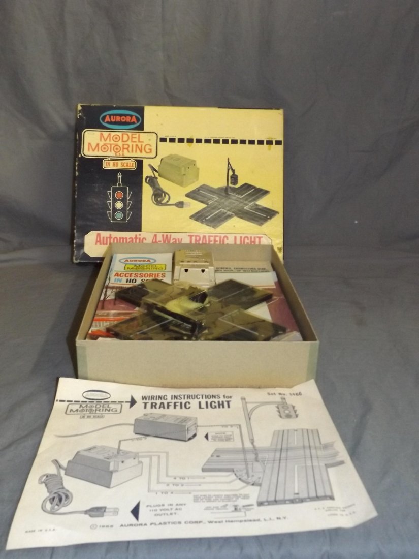 Aurora Automatic 4 Way Traffic Light/Intersection (1 of 5)