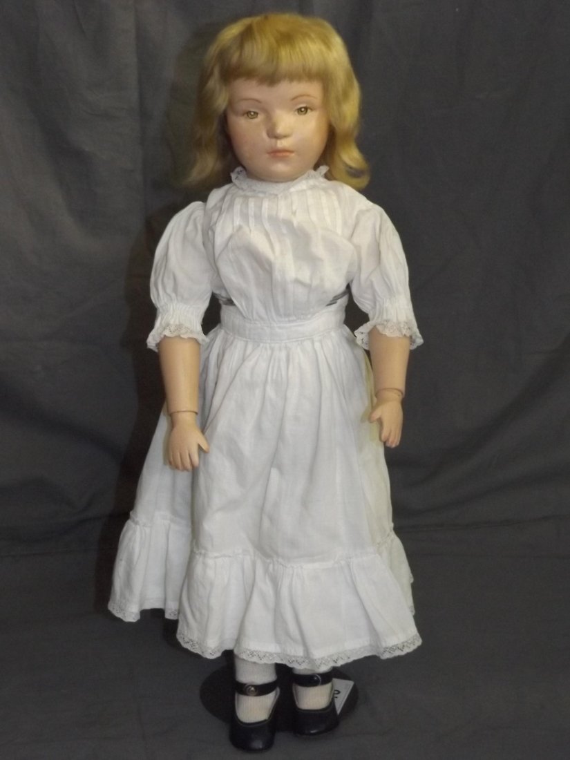 Schoenhut. Wooden Girl Doll (1 of 4)