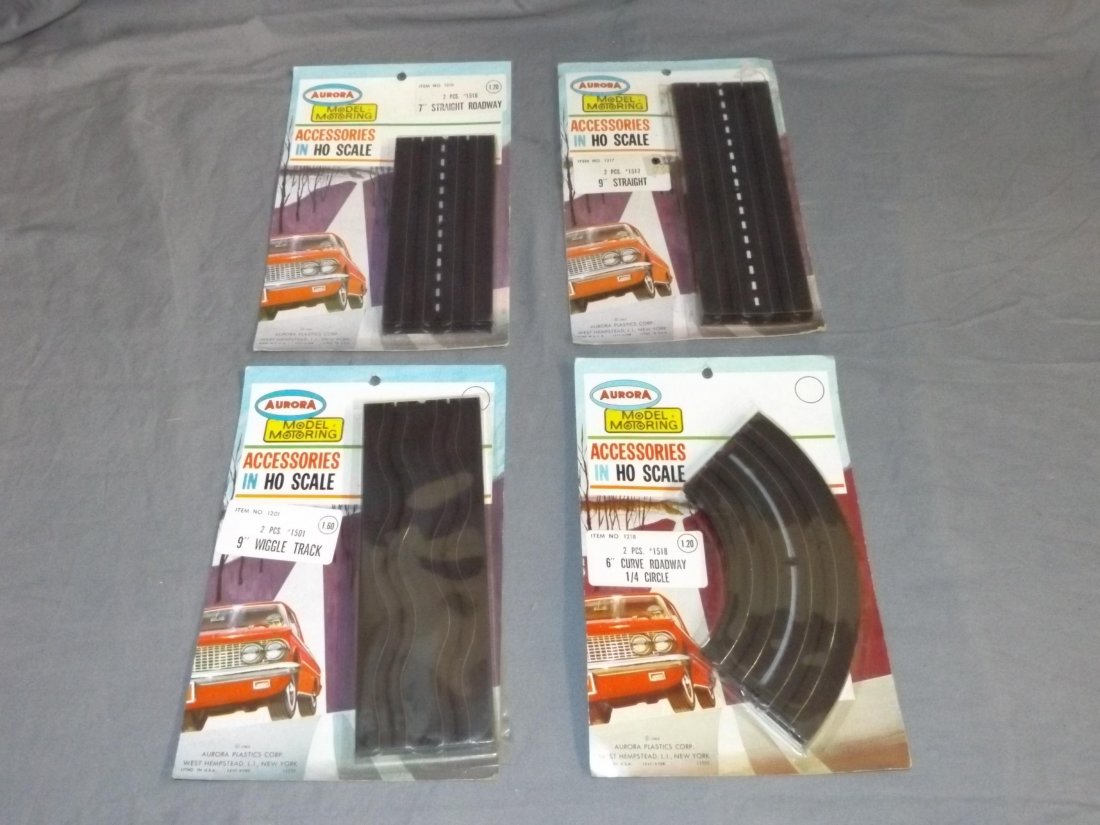 Lot of (4) Mint in Package Aurora Track Pieces (1 of 5)