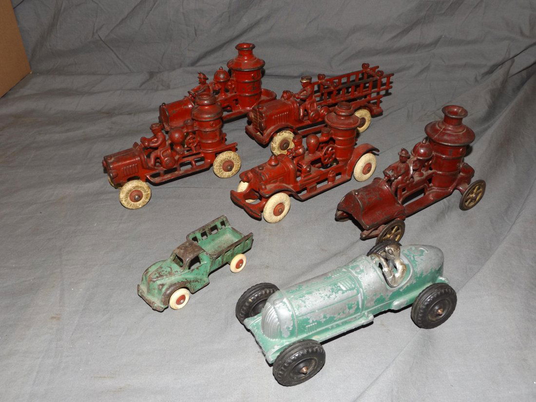 Cast Iron Toy Lot. (1 of 3)