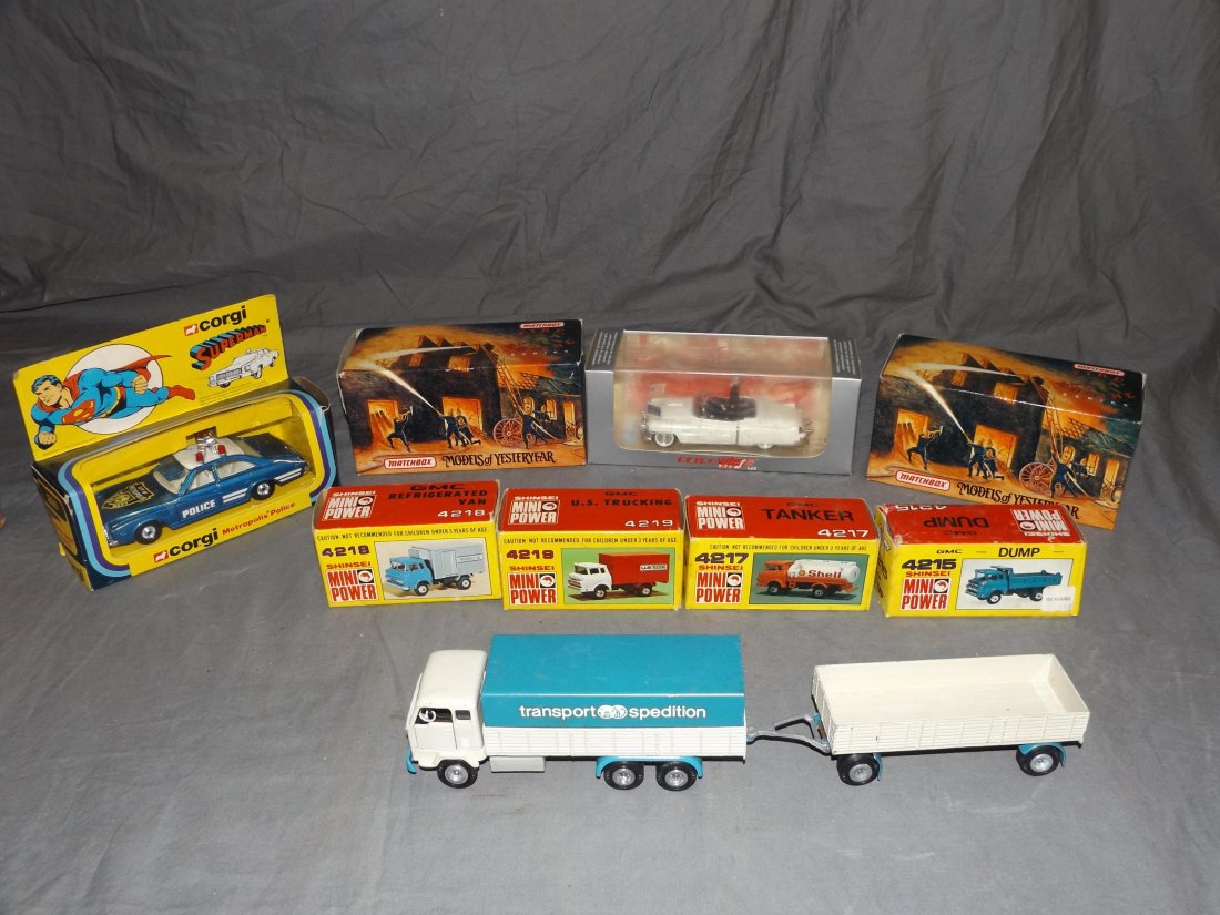 Die Cast Vehicle Lot. (1 of 3)