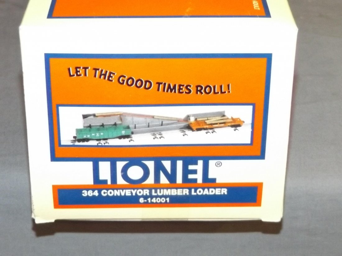 Lionel #14001 364 Conveyor Lumber Loader (1 of 2)