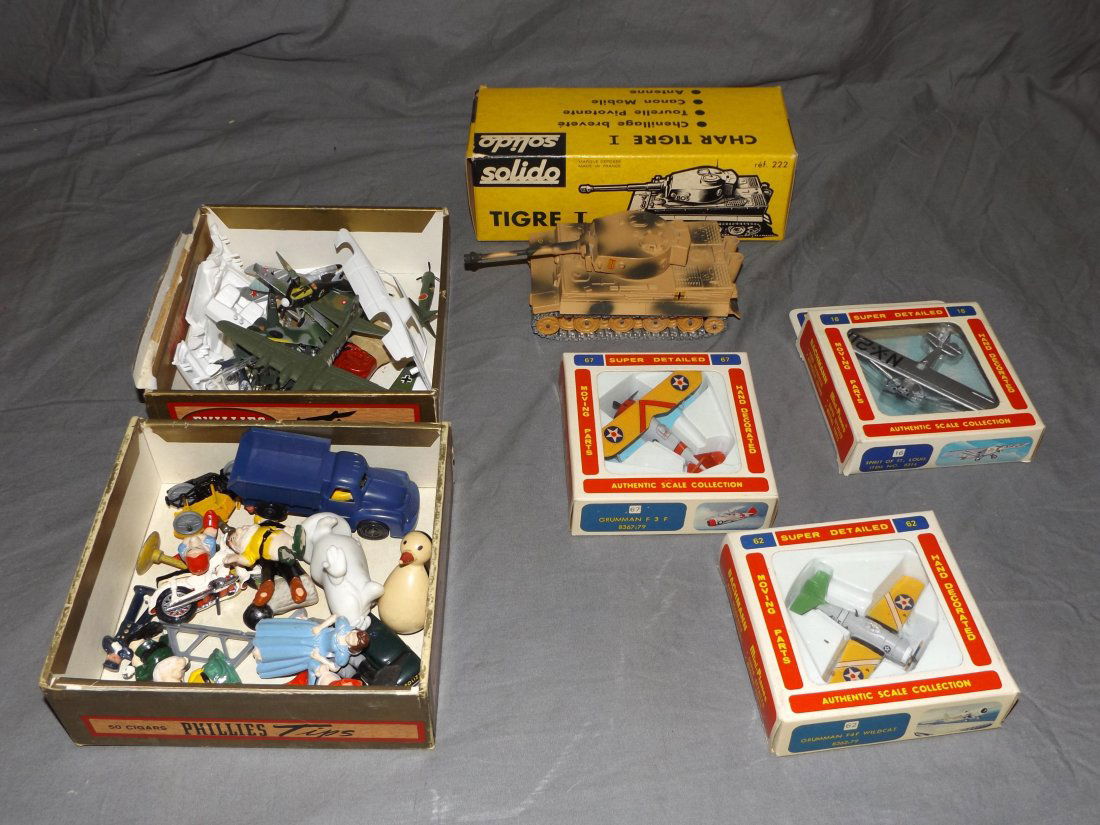 MIxed Toy Lot (1 of 3)