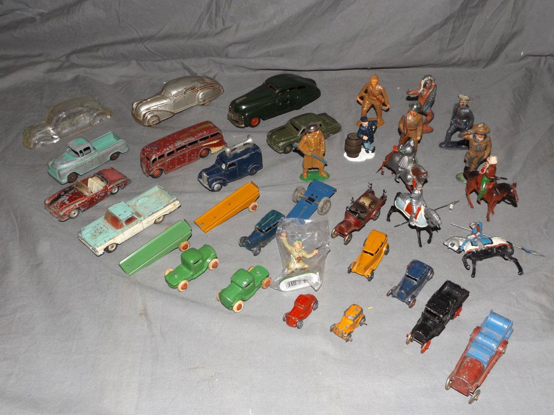 Mixed Toy Lot of Soldiers and Vehicles (1 of 3)