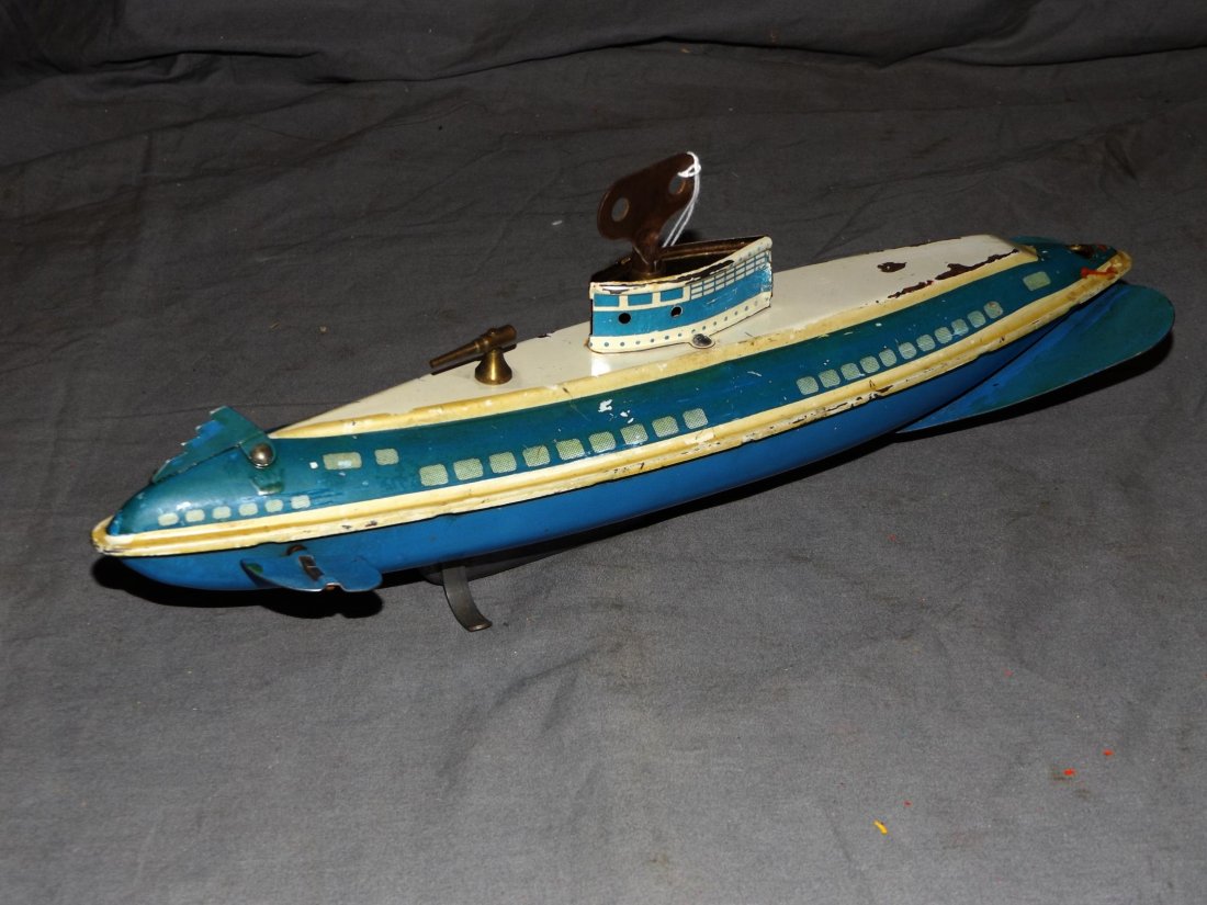 Wolverine Tin Windup Submarine (1 of 5)