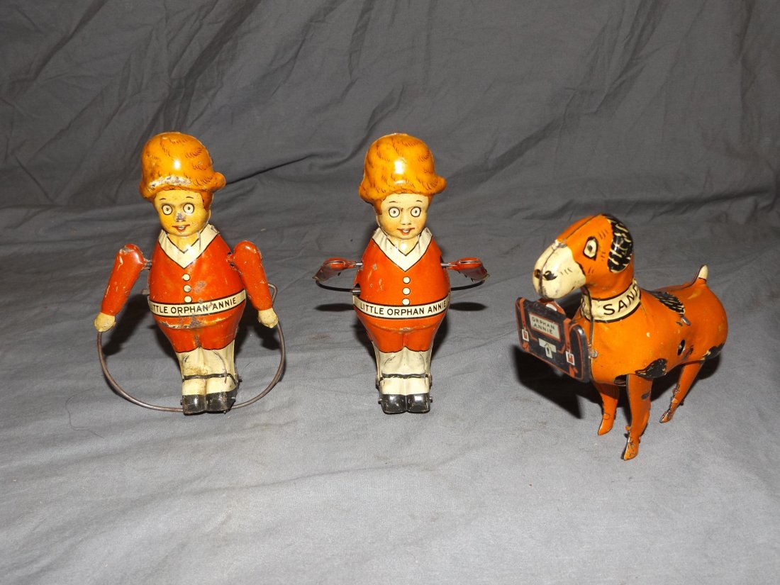 Windup Little Orphan Annie and Sandy Toy (1 of 2)