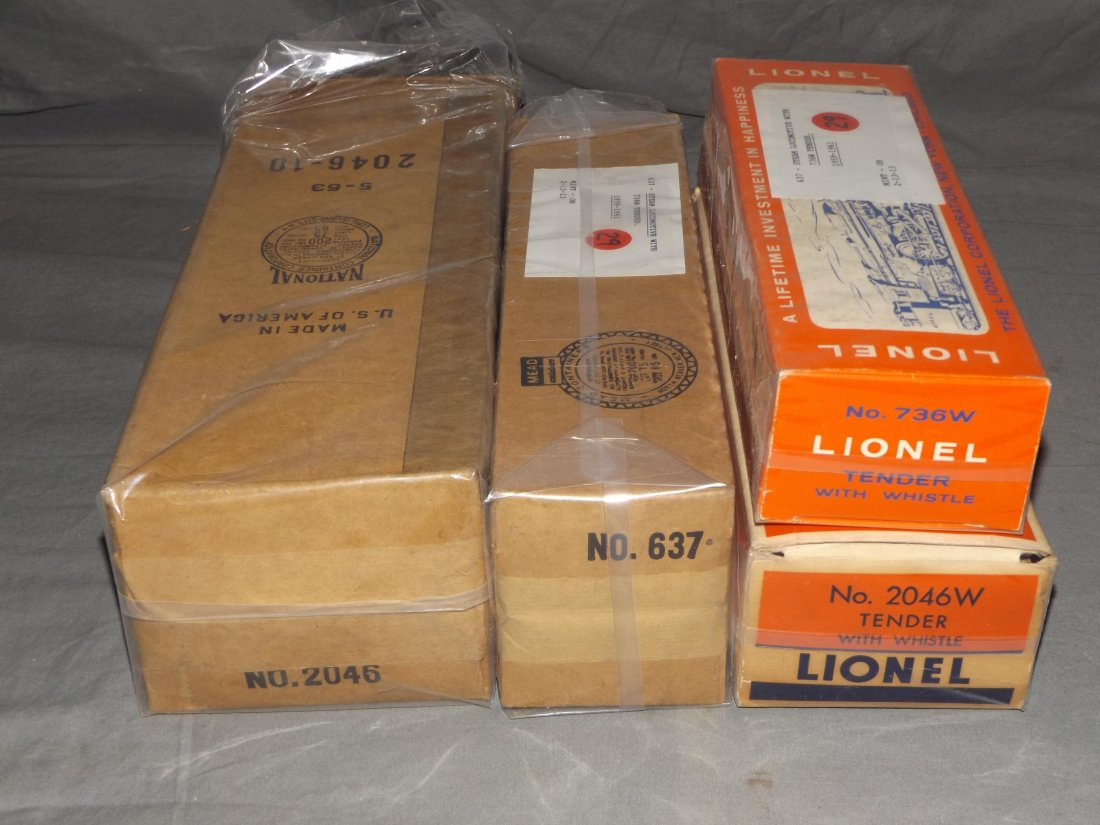 Lot of 2 Lionel Steam Locos & Tenders (1 of 4)