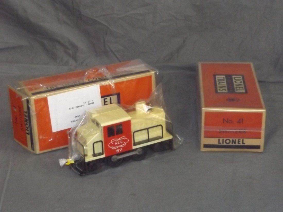 Lionel Lot of 2 Motorized Units (1 of 3)