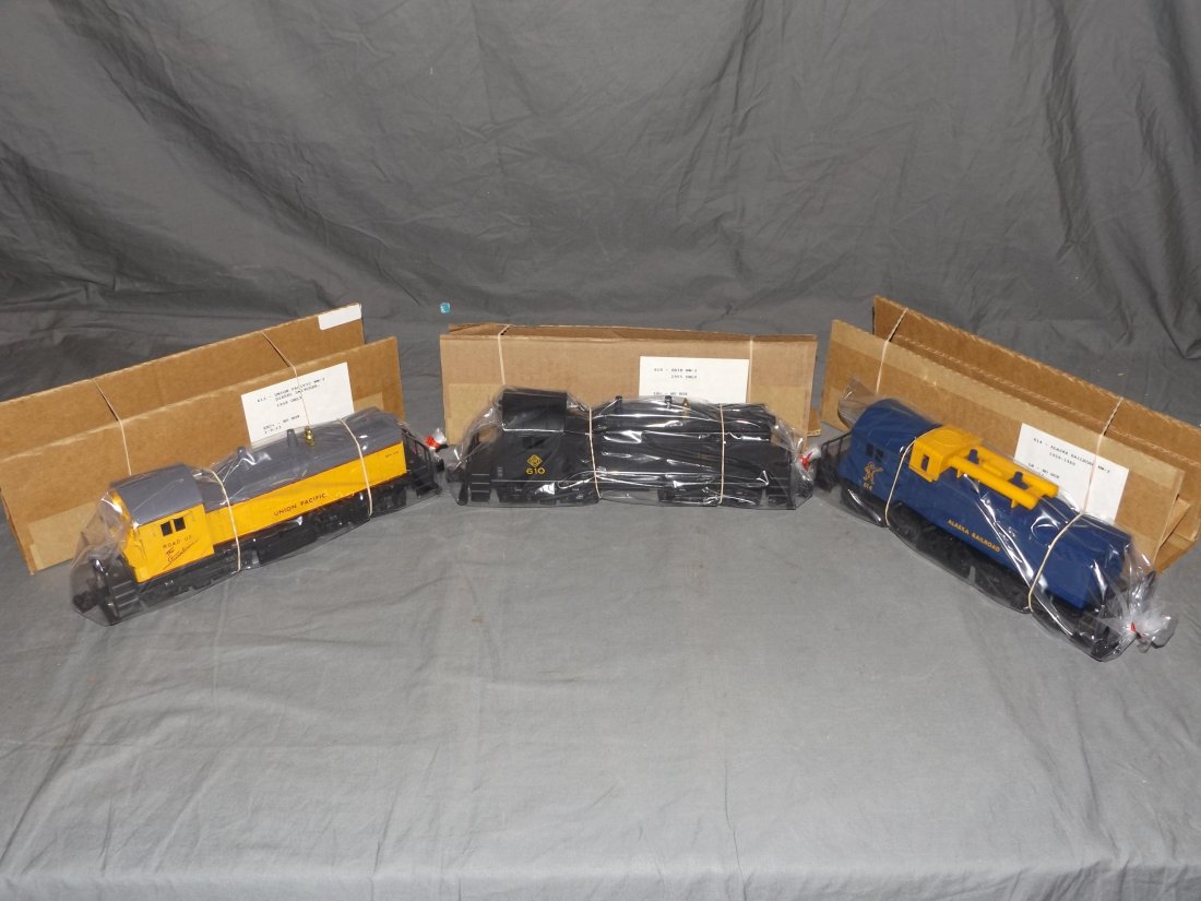 Lot of 3 Lionel Diesel Switchers (1 of 4)