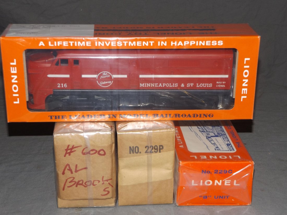 Lionel Lot of 4 Boxed Diesels (1 of 4)