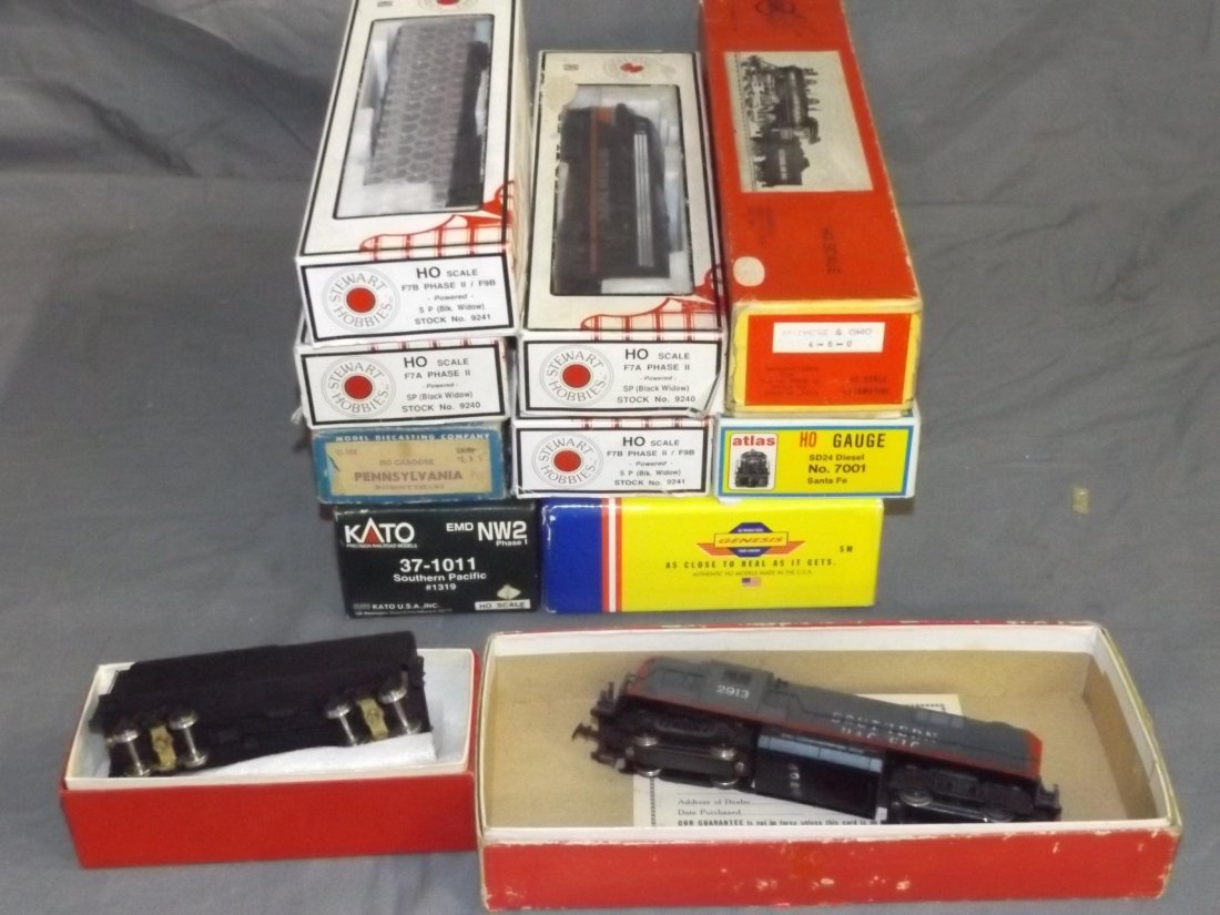 Lot of 10 HO Boxed Diesels (1 of 4)