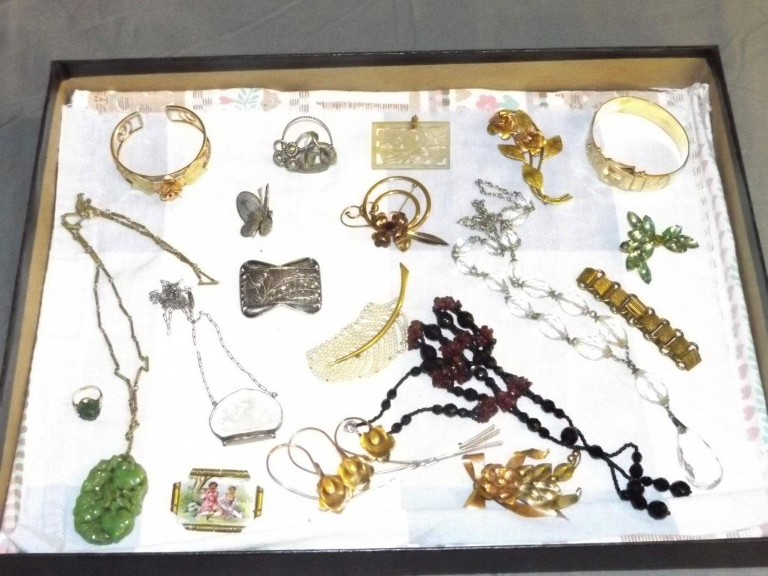 Tray Lot. Assorted Costume Jewelry (1 of 3)