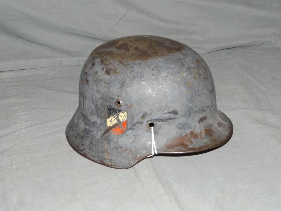 German Luftwaffe Helmet. (1 of 4)