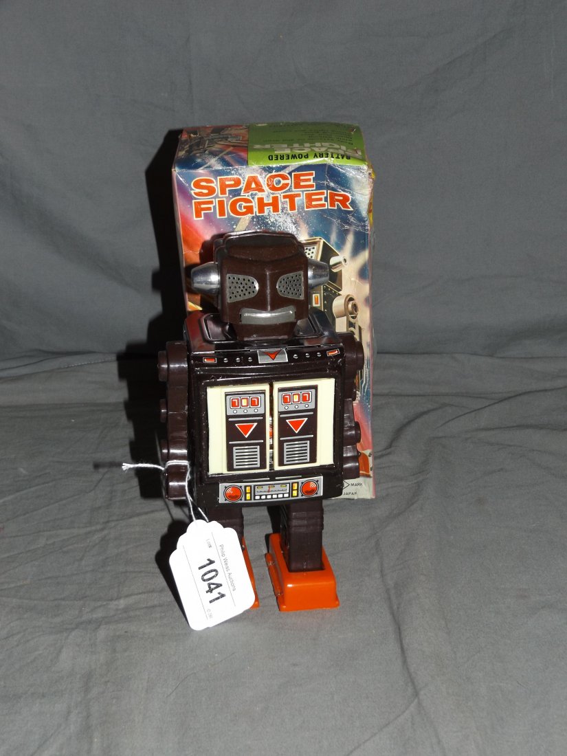 Space Fighter Robot Boxed. (1 of 6)