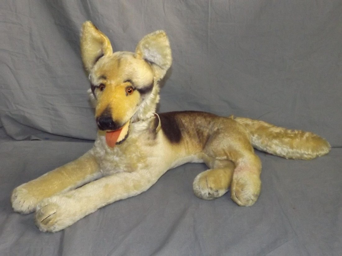 Steiff German Shephard.: 32" long.