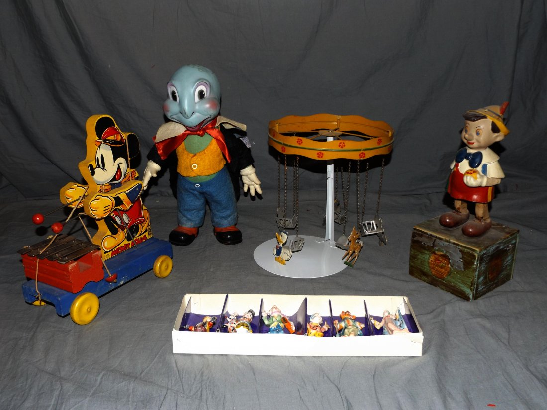 Disney Toy Lot. (1 of 6)