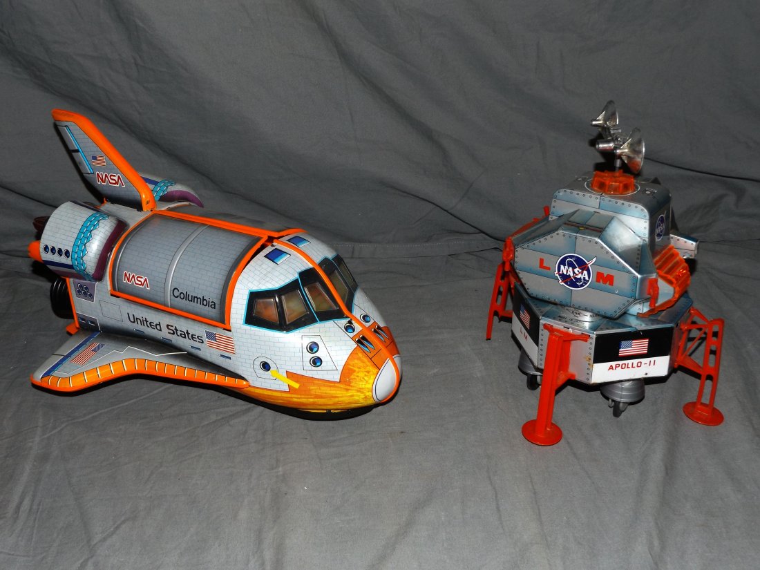 Lot of Two Battery Operated Space Toys. (1 of 5)