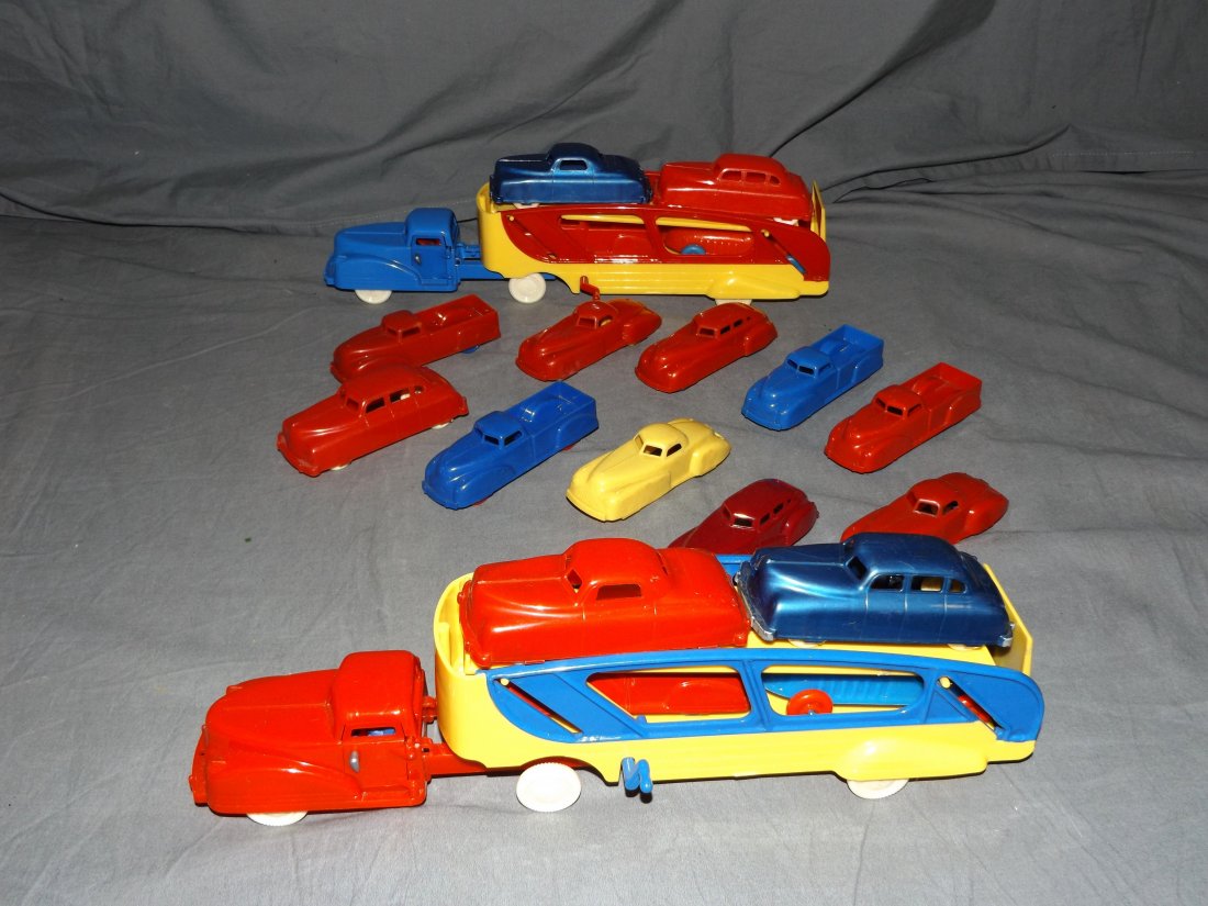 Renwal Plastic Vehicle Lot. (1 of 2)